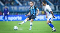 Fluminense abre conversas para volta de Thiago Sil