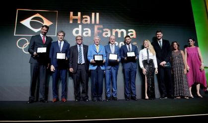 Evento do Hall da Fama do COB homenageia Ricardo e Emanuel (vôlei de praia), Alex Welter e Lars Björkström (vela) e Oscar Schmidt (basquete), que foi representado pelo filho