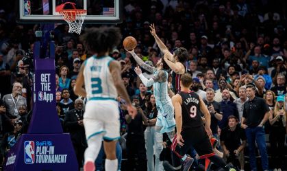 LaMelo Ball fez a cesta que eliminou o Miami Heat do play-in da NBA