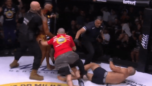 Momento da confusão entre "The Monster" e "Astro da Maldade"