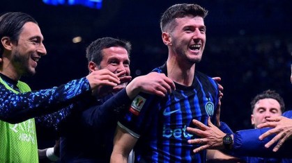 Jogadores da Inter de Milão comemoram gol contra o Como