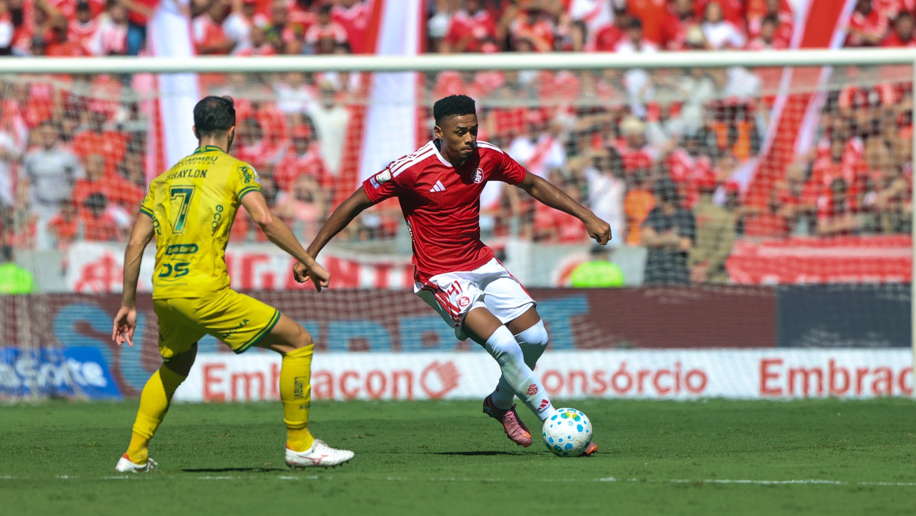 Internacional e Mirassol se enfrentam no Brasileirão