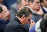 Médicos relatam piora dos soluços de Bolsonaro e pedem mais exames