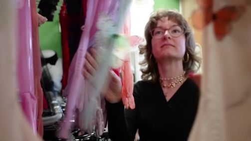 Jeanne Hermans faz luvas para estrelas de Hollywood
