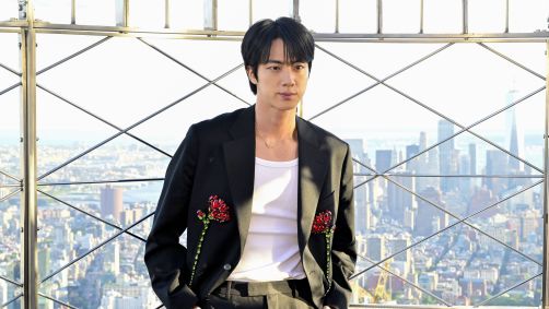 Jin afirmou que se considera o mais bonito do BTS