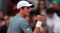 João Fonseca vence na estreia em Monte Carlo e pega top 30 na próxima fase