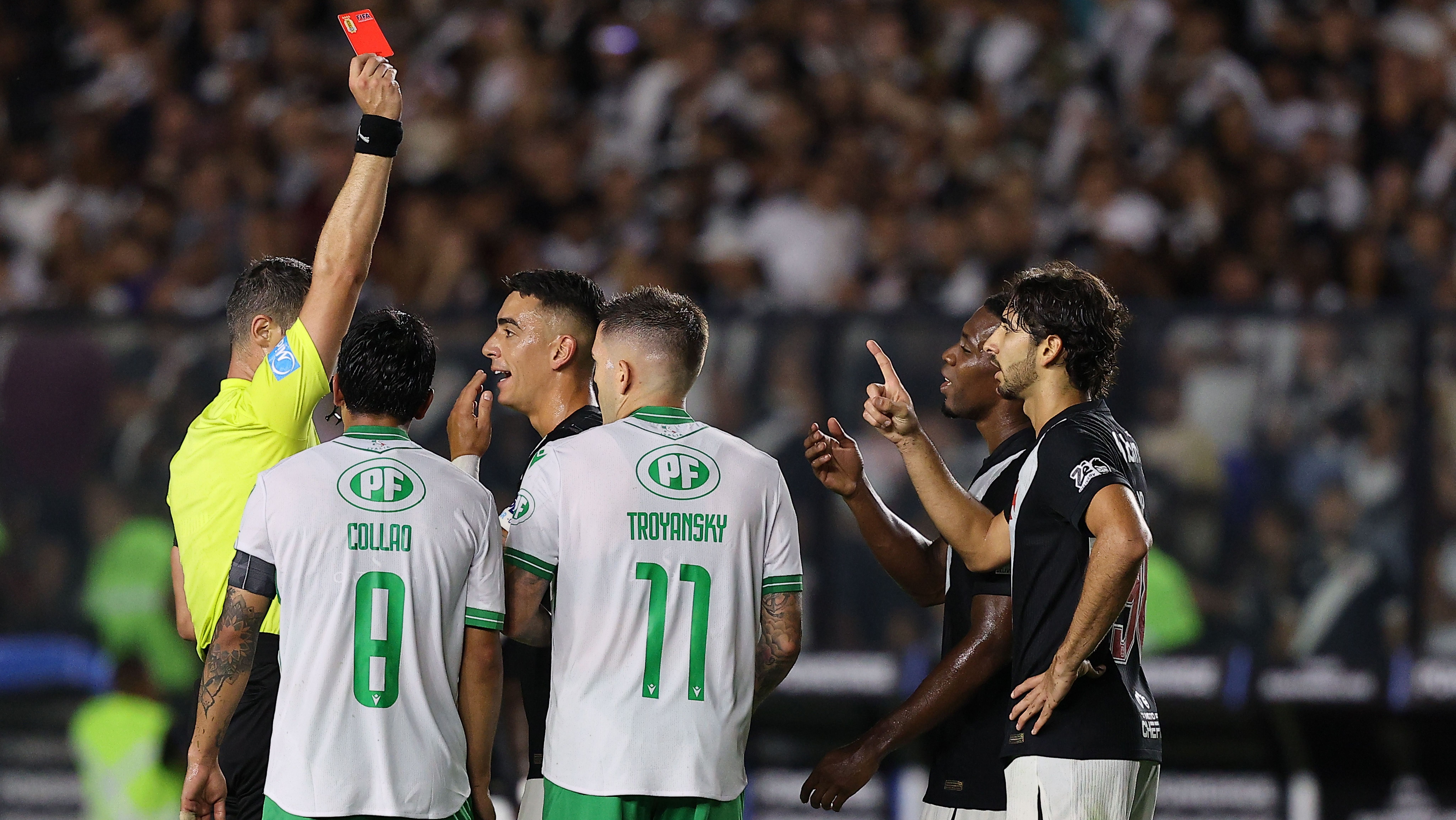 JP é expulso na partida entre Vasco e Audax Italiano