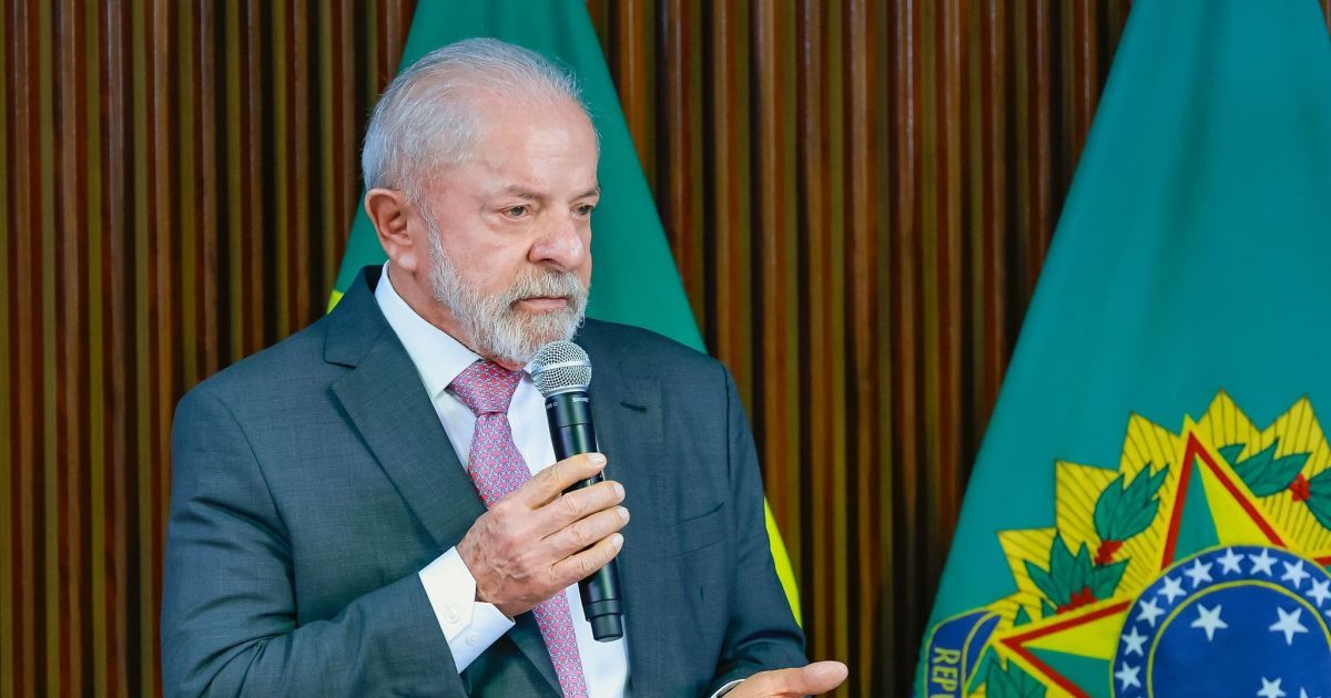 Lula elogia estudantes do Ceará e brinca: “Não é só cabeça grande”