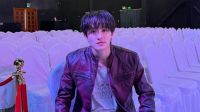 O cantor Heeseung, 24, ex-integrante do grupo d