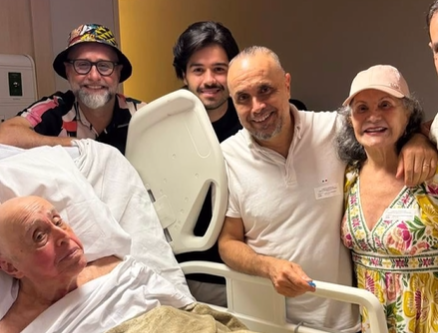 Aos 95 anos, Mauro Mendonça celebra Dia dos Pais cercado pela família