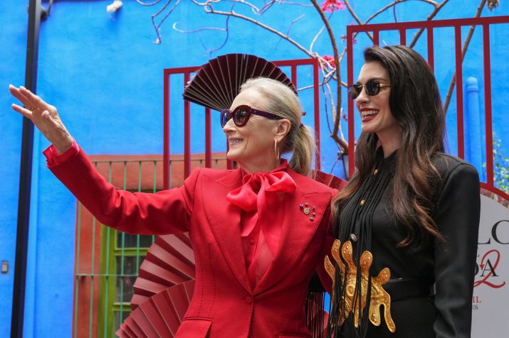 Meryl Streep e Anne Hathaway na première de "O Diabo Veste Prada 2" • Cristopher Rogel Blanquet/Getty Images for Disney