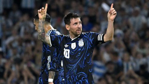 Messi comemora gol pela Seleção Argentina