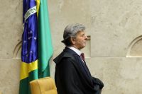 Fux revê votos e defende absolvição de réus do 8 de Janeiro