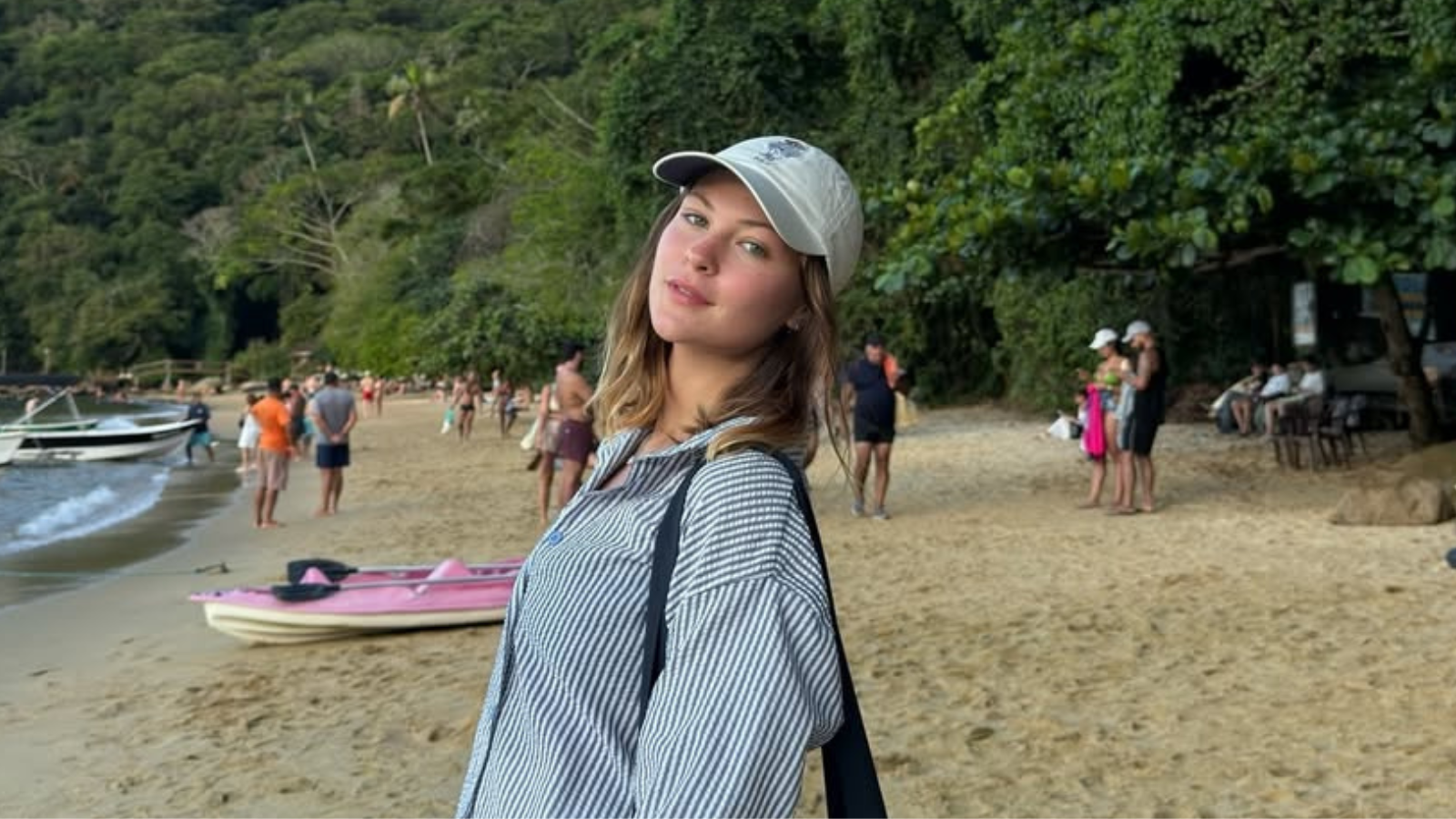 nikki Meneghel,