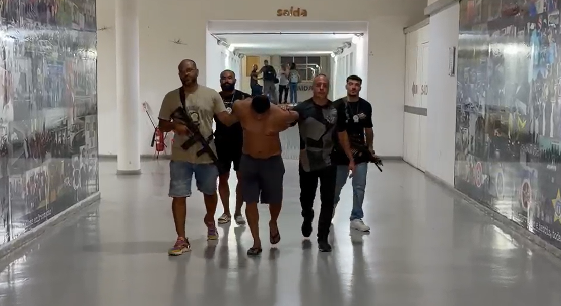 Brasileiros são presos na Islândia em protesto contra caça às baleias