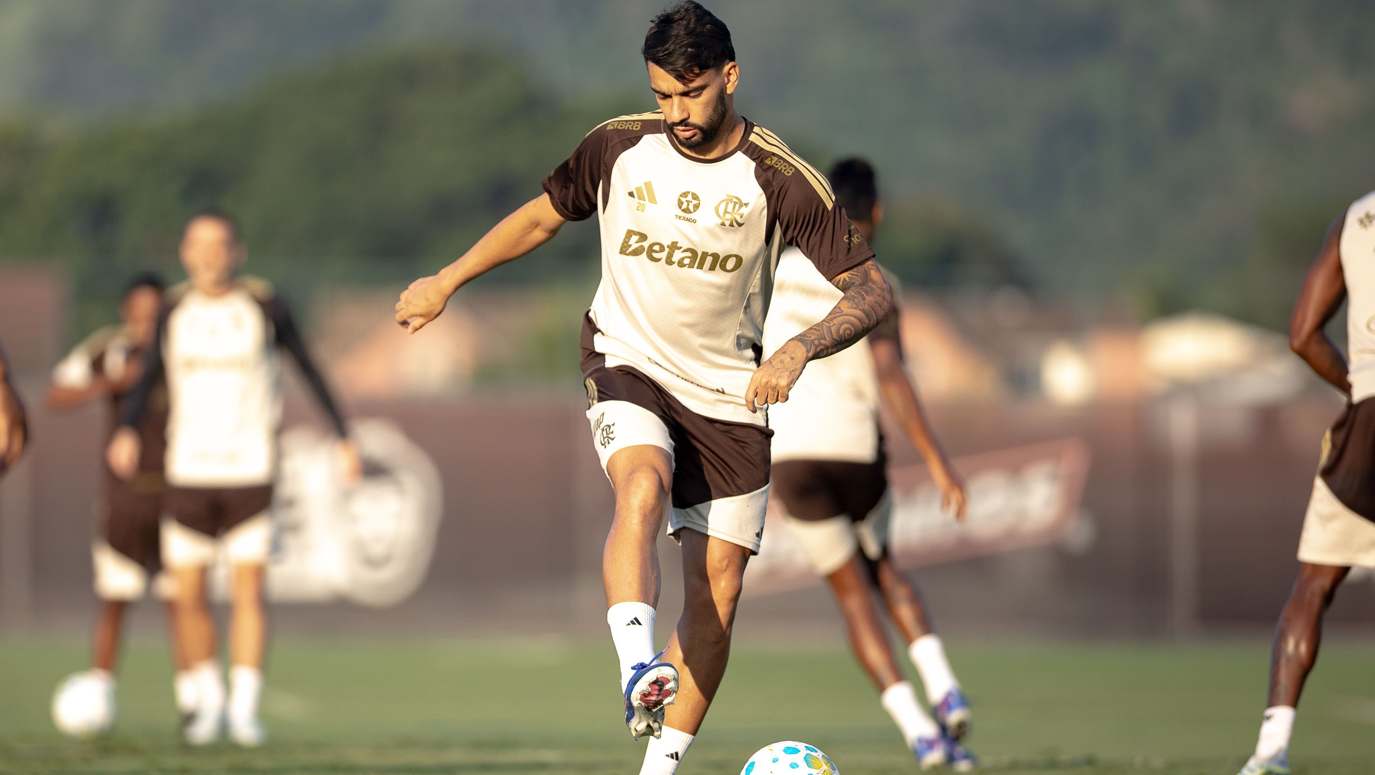 Lucas Paquetá em treino do Flamengo