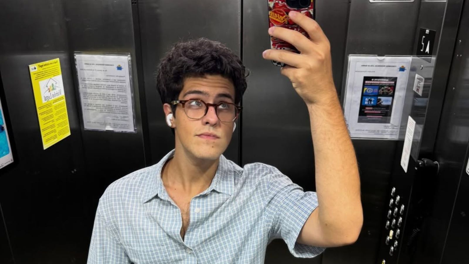 Paulo Mendes muda de visual na reta final de "Três Graças"