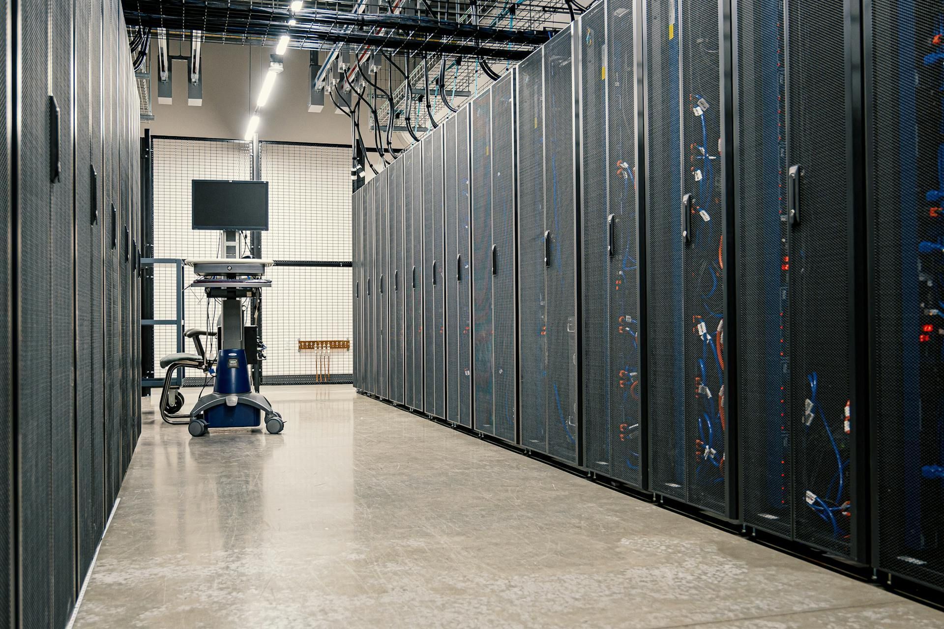 Segundo moradores de regiões com grandes data centers, as contas de eletricidade aumentaram muito após a chegada dessas instalações. • Créditos: Brett Sayles/Pexels