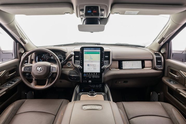 Interior da Ram 3500 Limited Longhorn • Divulgacão