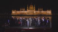 Vídeo: Político da Hungria viraliza com dança que celebra derrota de Orbán