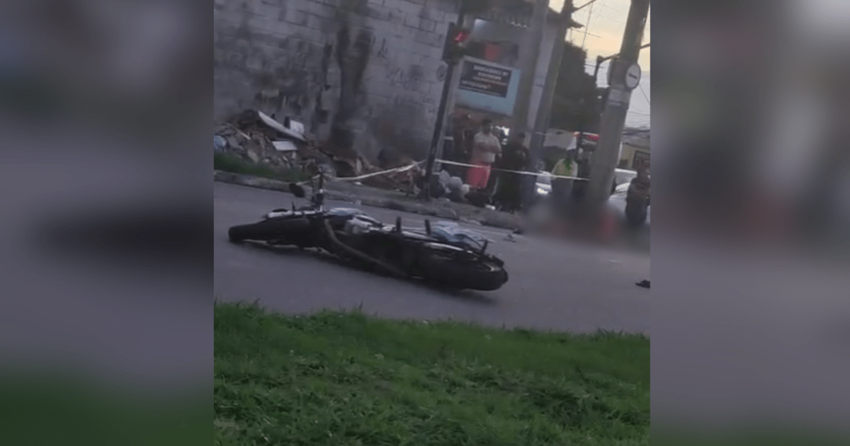 Moto ocupada por quatro pessoas se envolve em acidente e duas morrem em MG
