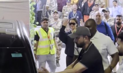 Rihanna chegou em Mumbai na quinta-feira (23)