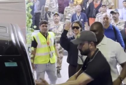 Rihanna chega à Índia para evento em parceria com uma gigante do luxo