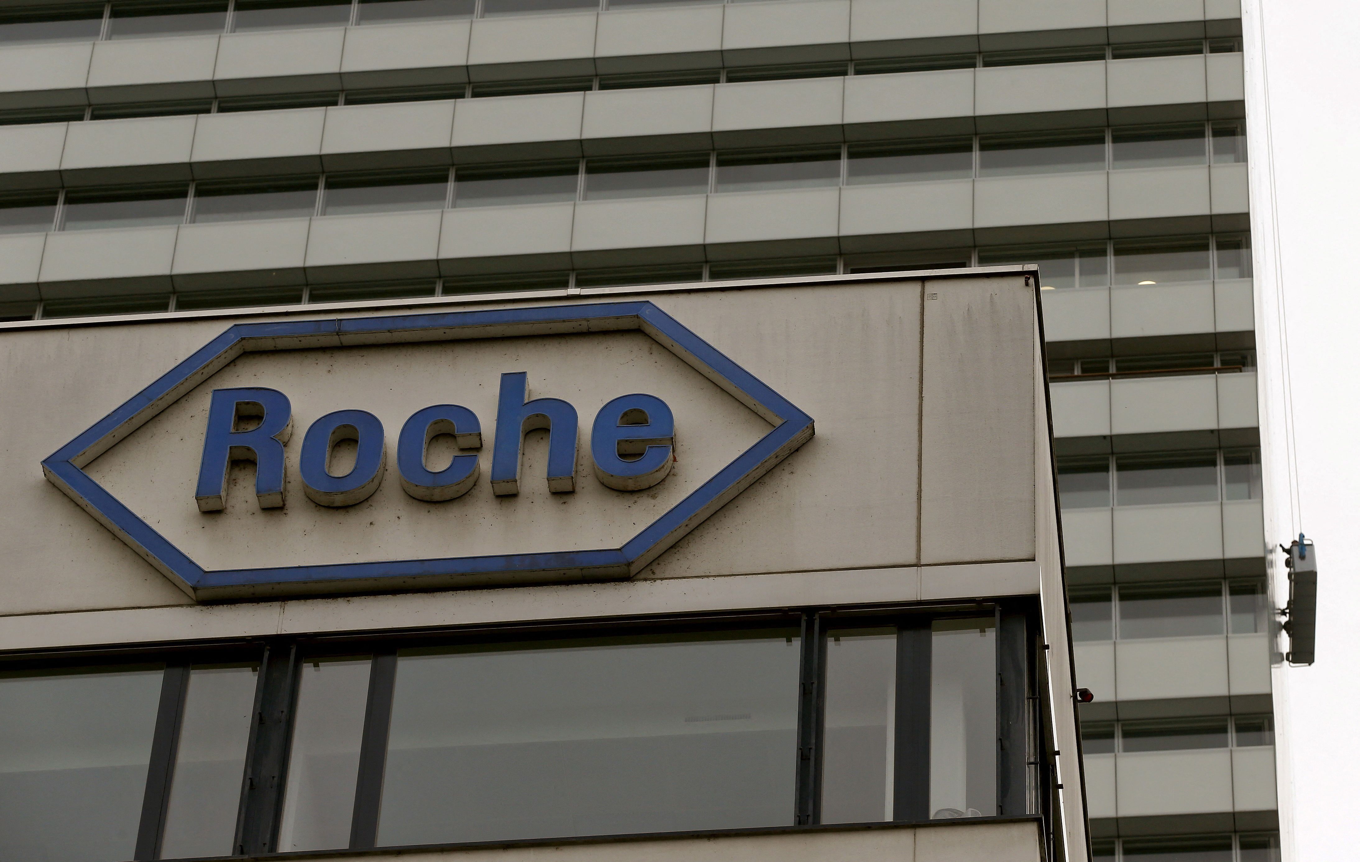 Logo da farmacêutica suíça Roche na sede da empresa na Basiléia, Suíça, em 22 de outubro de 2015