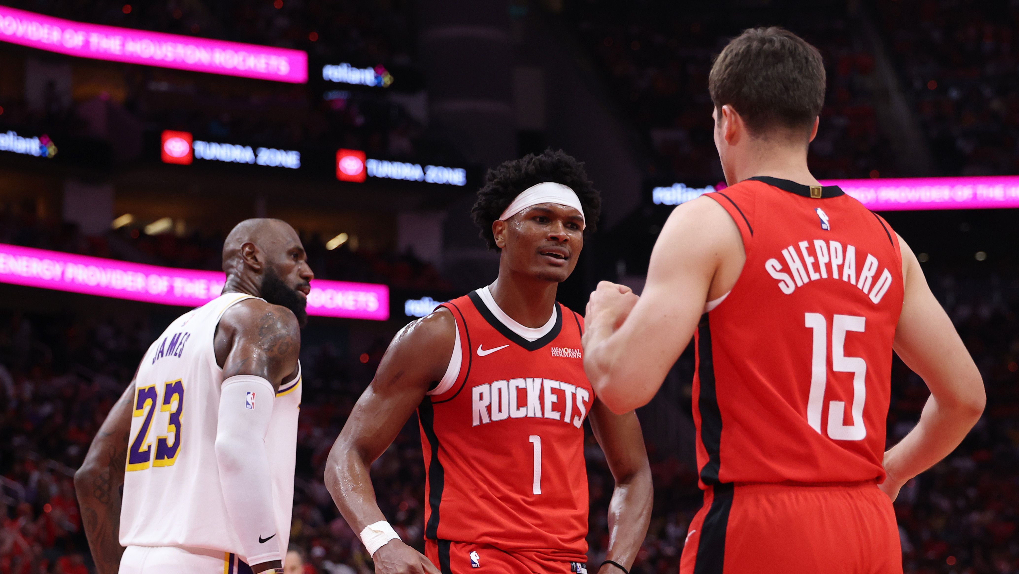 Amen Thompson foi o destaque do Rockets na primeira vitória contra o Lakers na série