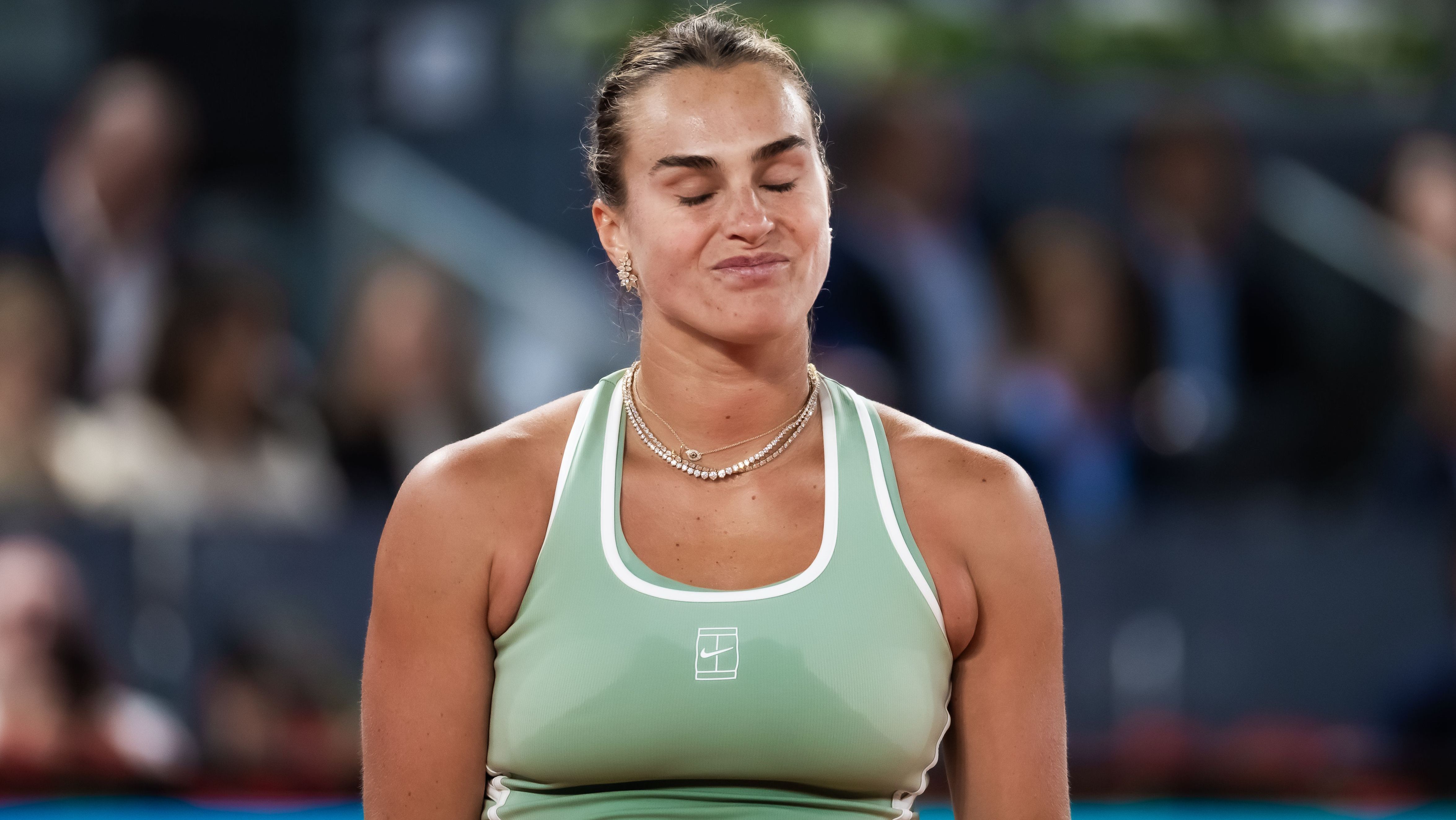 Aryna Sabalenka faz careta durante a derrota para a norte-americana Hailey Baptiste no Madrid Open
