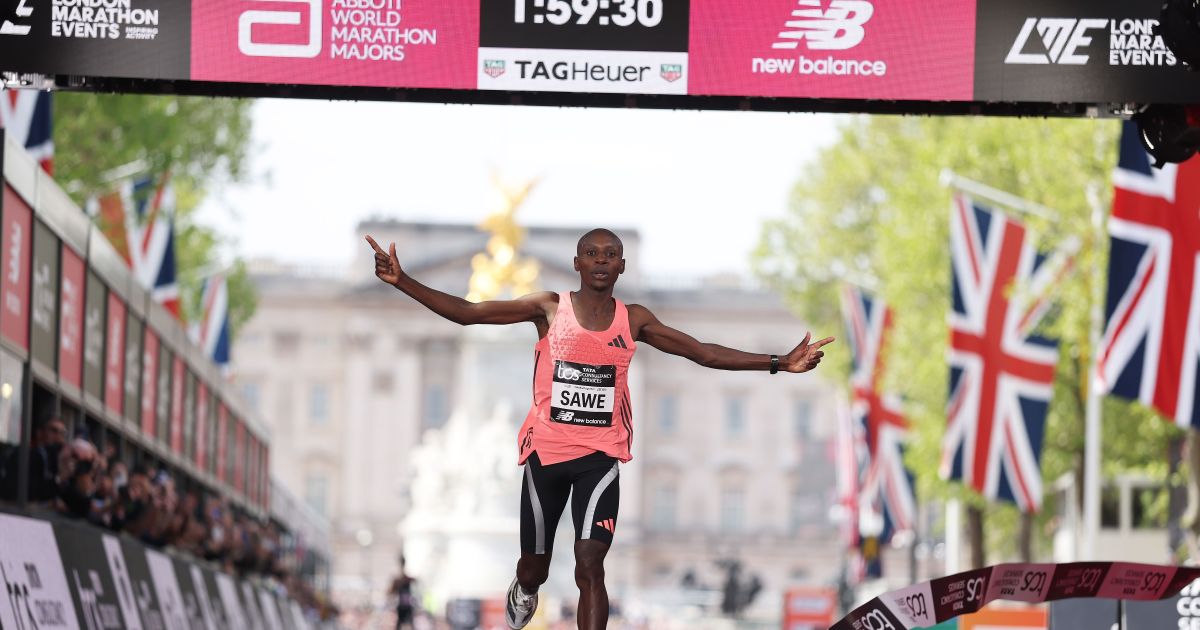 Sabastian Sawe faz história e quebra a barreira de duas horas em Londres