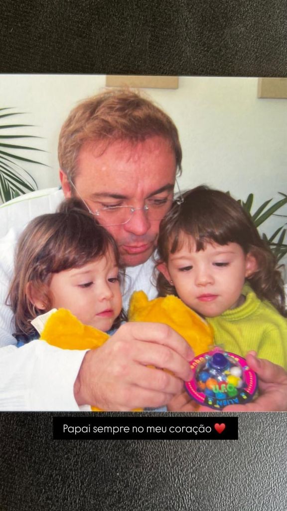 Filha de Gugu resgata fotos antigas ao lado do pai