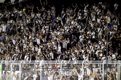 Torcida da Ponte Preta no Moisés Lucarelli para o duelo com América-MG