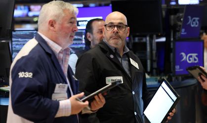 Traders no pregão da Bolsa de Valores de Nova York em 29 de abril de 2026