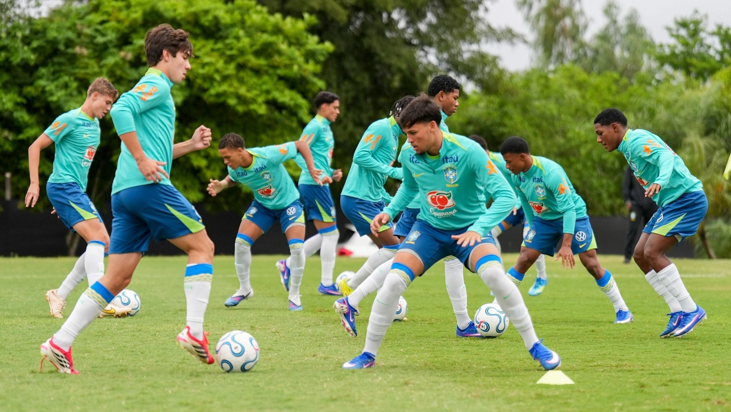 Treino da Seleção Brasileira Sub-17 antes do confronto com a Argentina, pelo Sul-Americano