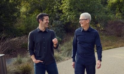 Tim Cook e John Ternus no Apple Park