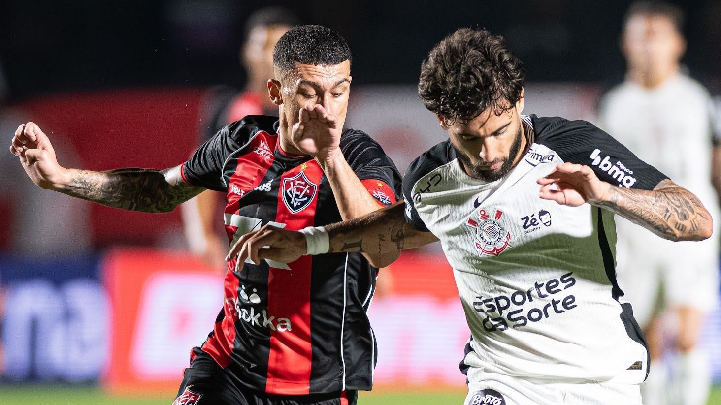 Yuri Alberto em ação no empate sem gols entre Vitória e Corinthians pelo Brasileiro