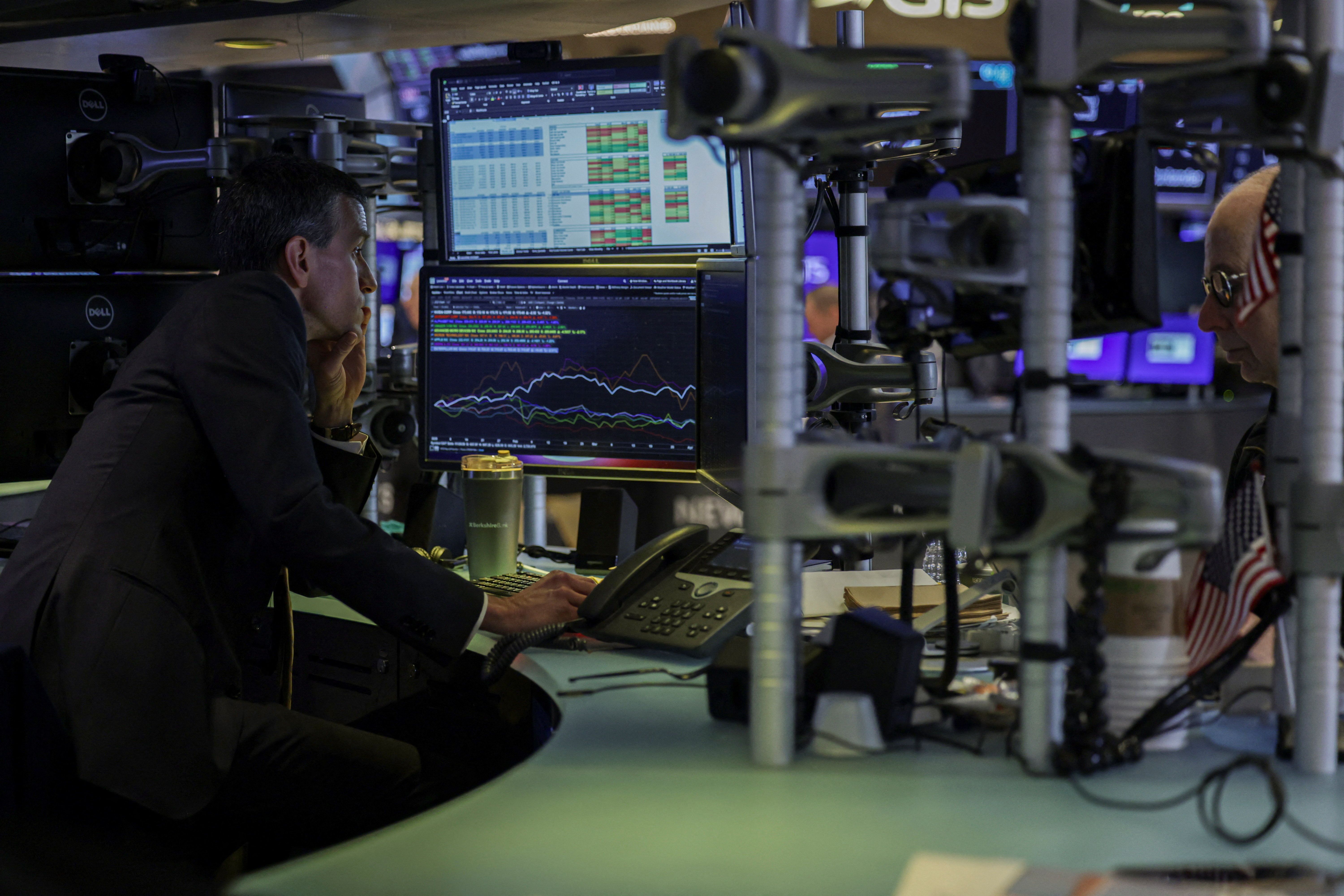 Operadores na bolsa de Nova York em 2 de abril de 2026