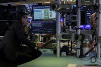 Wall Street opera sem direção única com CPI e guerra no radar