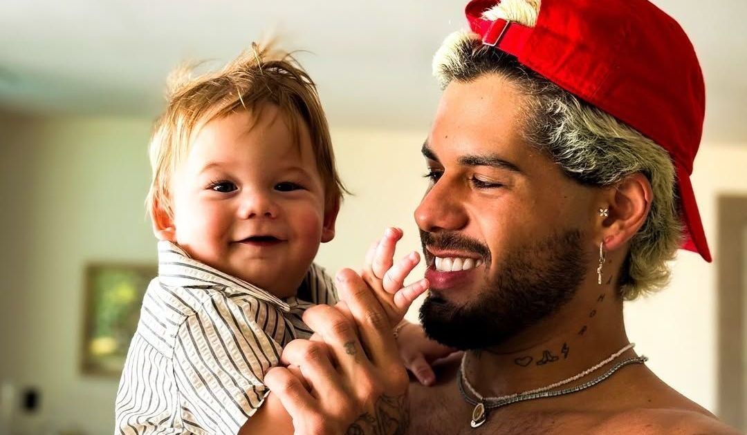 Após desabafo, Zé Felipe posta ligação com o filho