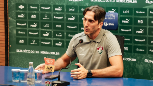 Luís Zubeldía em entrevista coletiva após o Fla-FLu