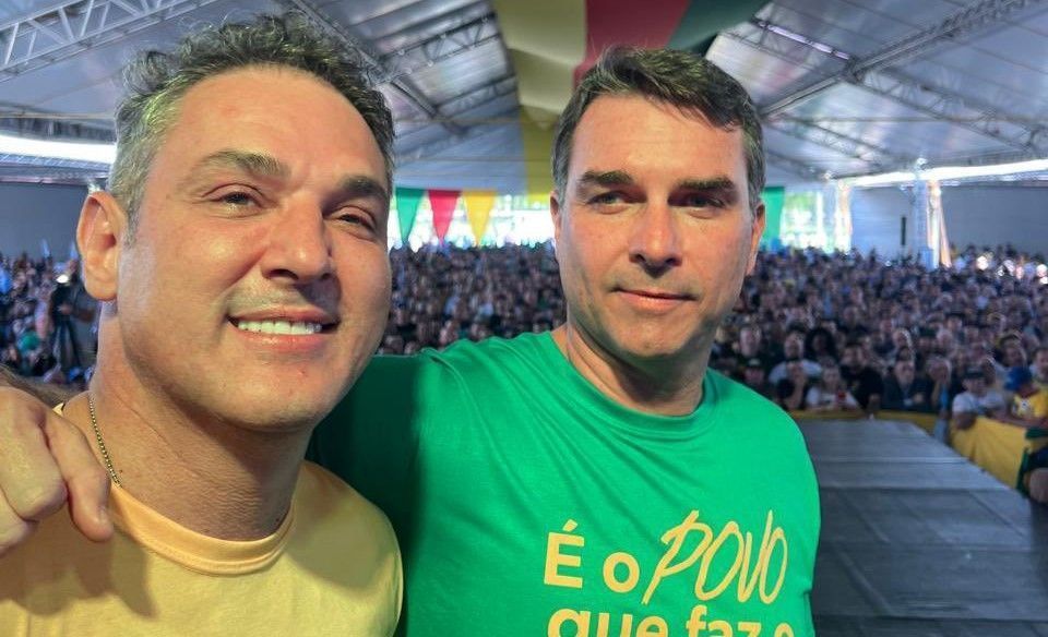 Imagem de destaque do post: Com apoio de Flávio, Zucco lança pré-candidatura ao governo do RS