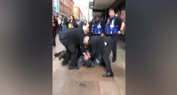 Vídeo mostra abordagem que resultou na morte de congolês na Irlanda