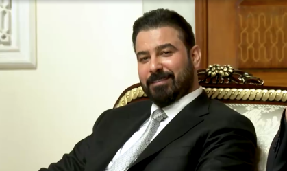 Ali al-Zaidi, o primeiro-ministro designado do Iraque no Palácio do Governo em Bagdá