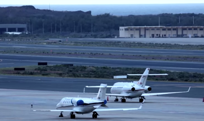 Aviões no aeroporto da ilha de Gran Canaria, na Espanha
