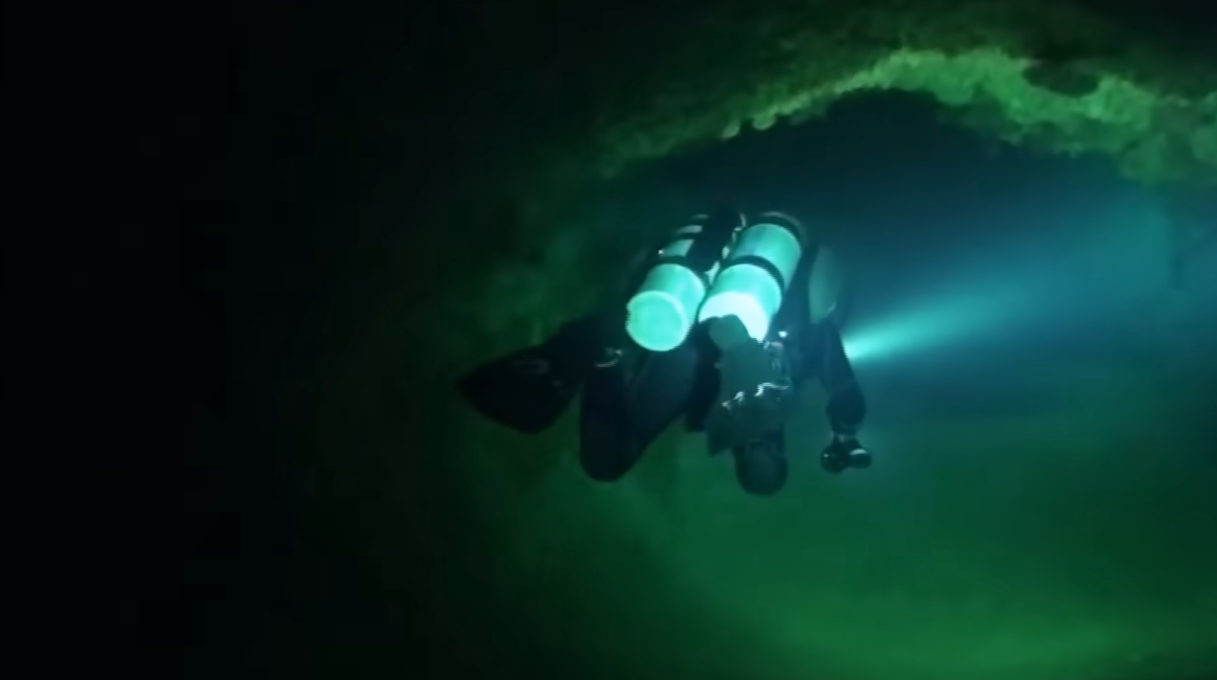 Vídeo mostra caverna onde os cinco mergulhadores italianos morreram nas Maldivas