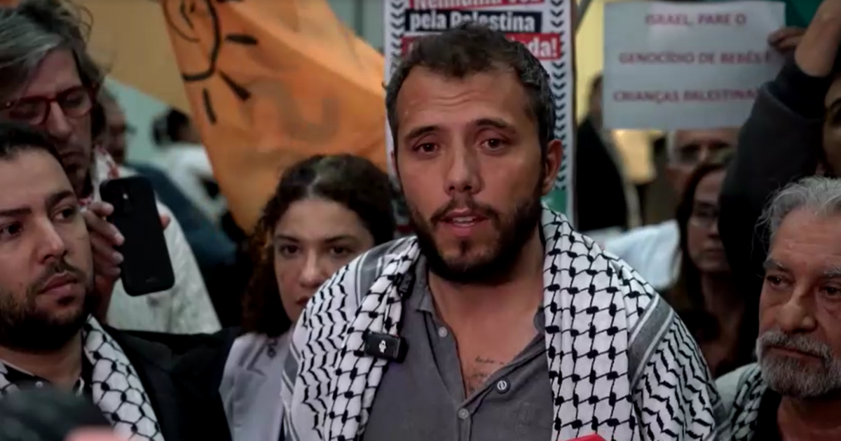Ativista brasileiro chega a São Paulo após ser deportado por Israel