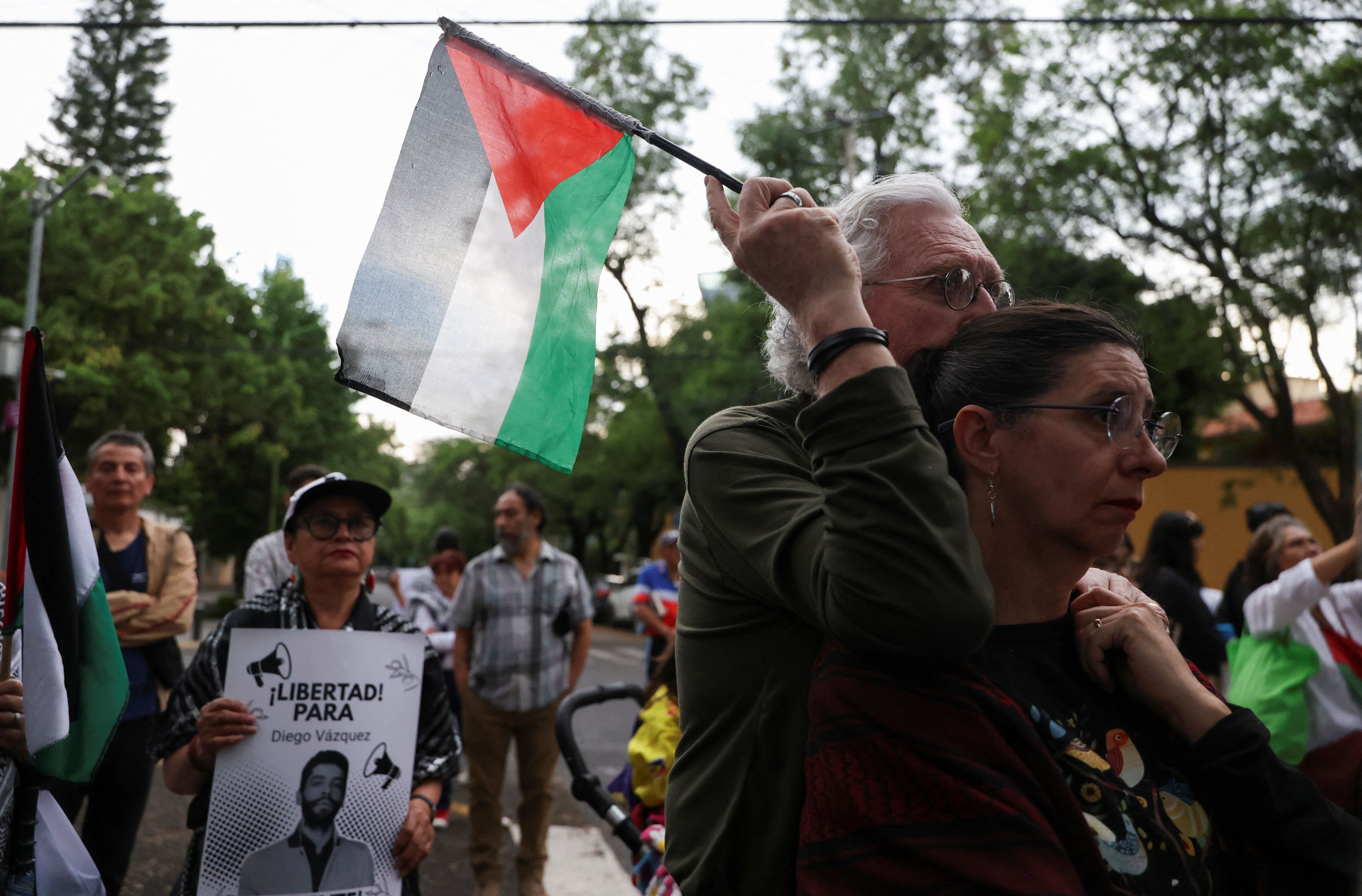 Manifestantes pedem libertação dos ativistas da flotilha de Gaza na Cidade do México
