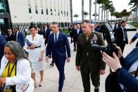 Cuba: Chefe das Forças Armadas acompanha exercícios em meio à crise com EUA