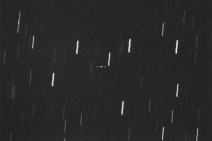 O asteroide próximo da Terra 2026JH2 em uma imagem capturada pelo Projeto Telescópio Virtual em 16 de maio, quando o objeto estava a 1,5 milhão de quilômetros (930.000 milhas) da Terra. • Gianluca Masi/Projeto Telescópio Virtual